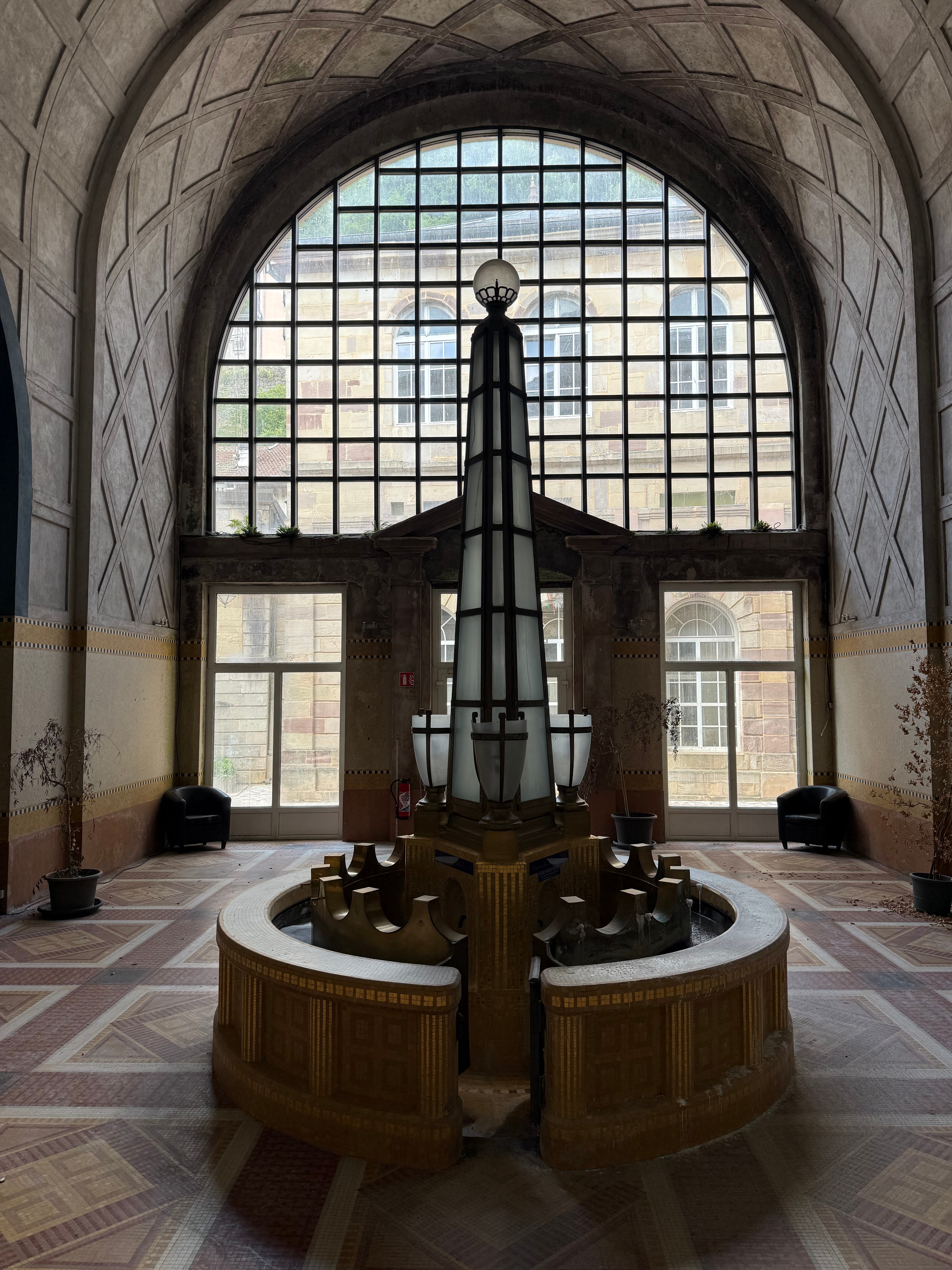 Monumentale Galerie mit historischen Gewölben