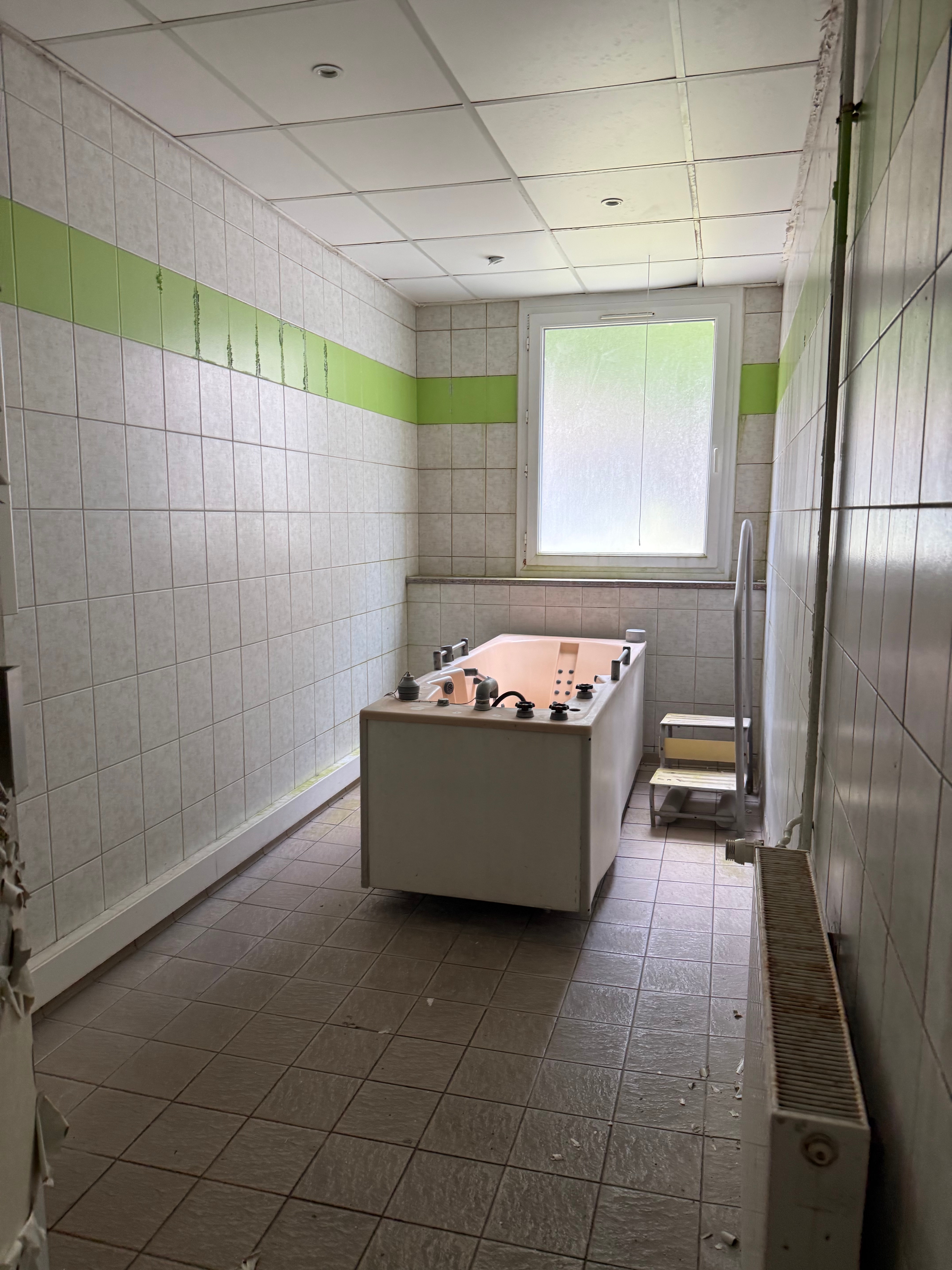 Ornamentaler Flur der verlassenen Kaisertherme